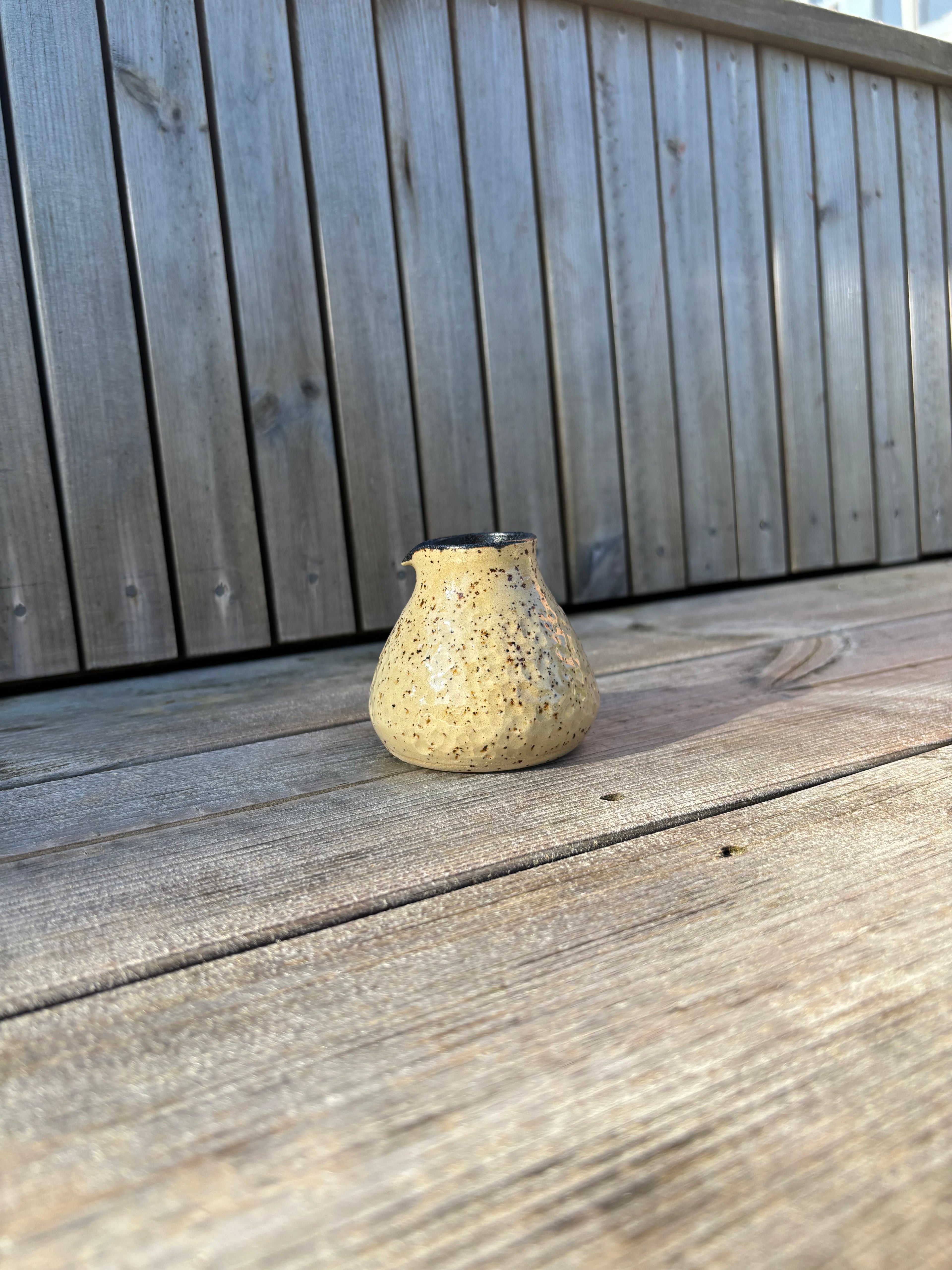 Lille kande i granit