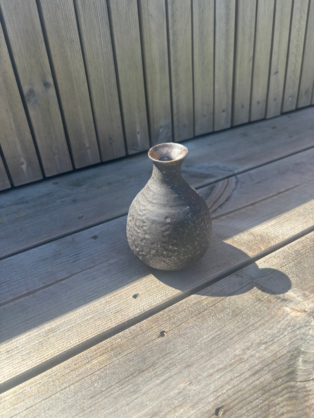 Lille buttet flaskehals vase