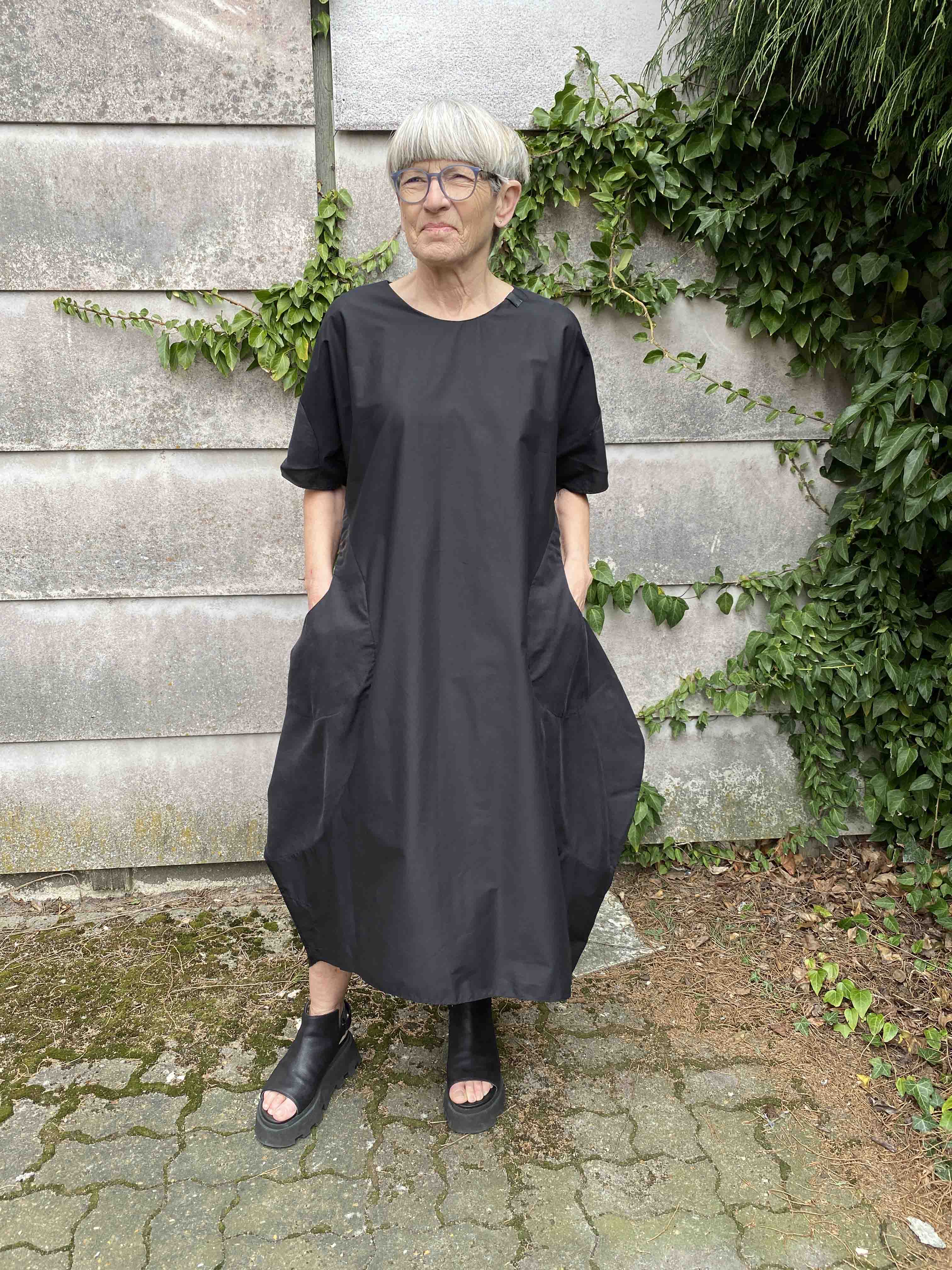 Round Loose Dress Black