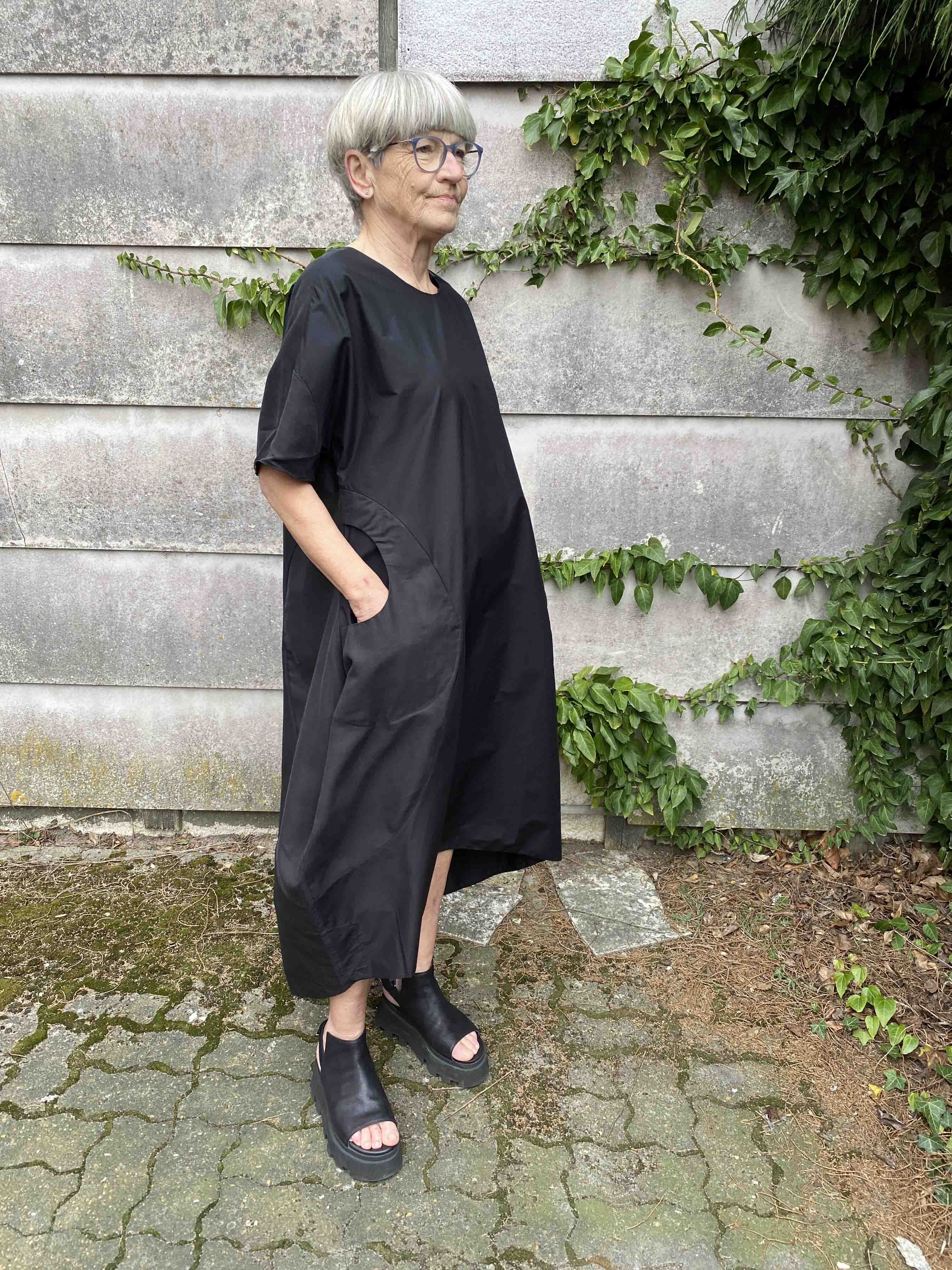 Round Loose Dress Black