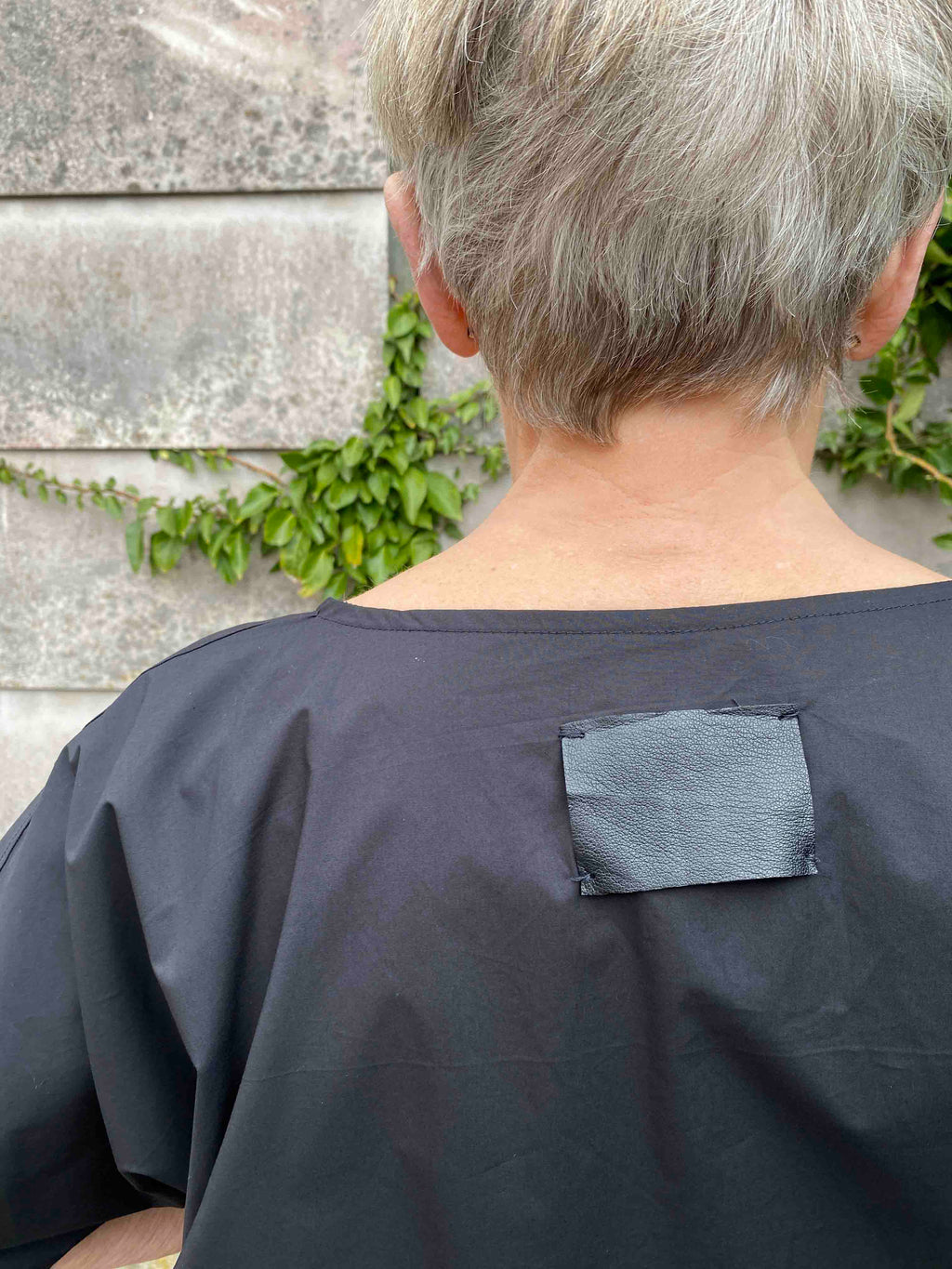 Tashi Tee Black